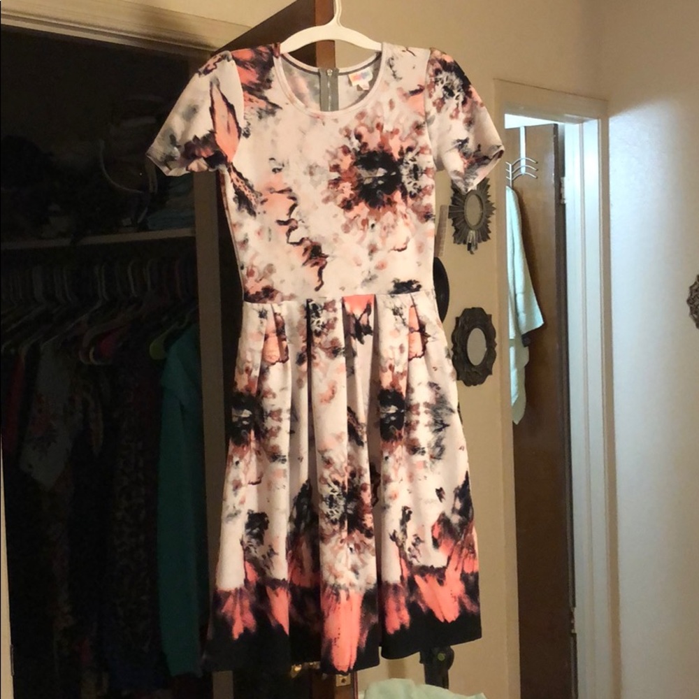 Lularoe Amelia tie-dye unicorn size S